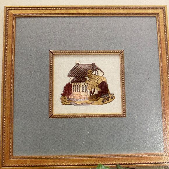 English Cottage Trio Lilliput Lane Cross Stitch Cottage Fever Booklet 1002 VTG - Picture 2 of 10